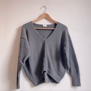 Wilfred free Aritzia Relaxed V-neck sweater - xxs